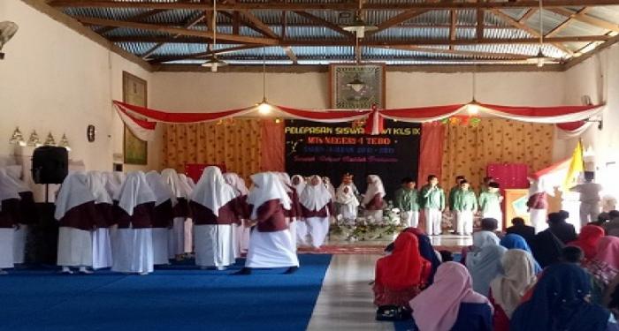 Pelepasan kelas IX MTsN 4 Tebo Sekaligus Peringatan Hari Pendidikan Nasional dan Menyambut Bulan Suci Ramadhan Pelepasan kelas IX MTsN 4 Tebo Sekaligus Peringatan Hari Pendidikan Nasional dan Menyambut Bulan Suci Ramadhan