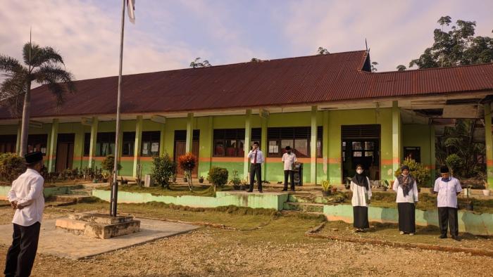 MTs NEGERI 4 TEBO GELAR APEL PAGI MTs NEGERI 4 TEBO GELAR APEL PAGI