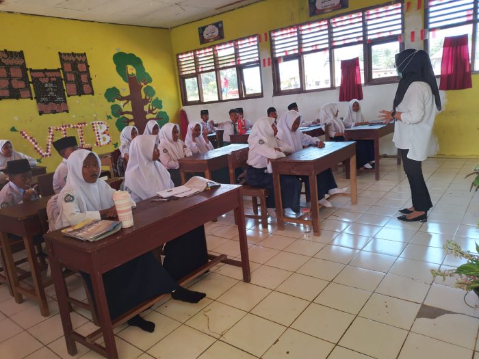 Penyuluhan Kesehatan Reproduksi pada Remaja