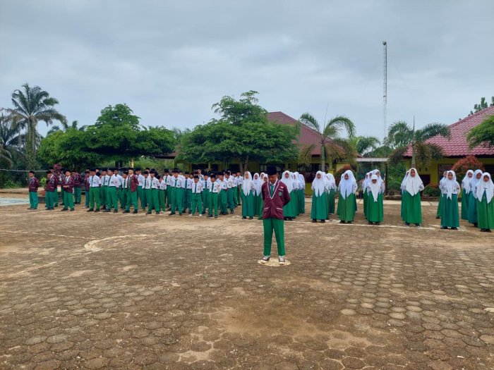 MTsN 4 Tebo Gelar Apel Pagi Pembukaan Semester Genap