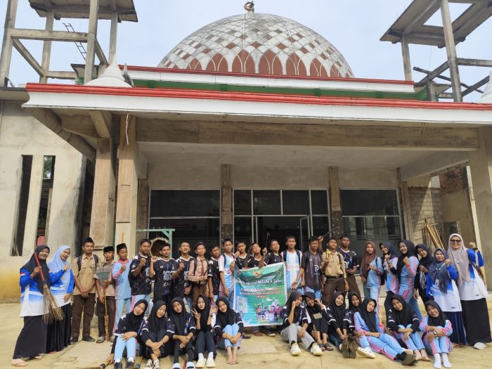 Siswa-Siswi MTsN 4 Tebo Gelar Bakti Sosial Menjelang Ramadhan. Siswa-Siswi MTsN 4 Tebo Gelar Bakti Sosial Menjelang Ramadhan.