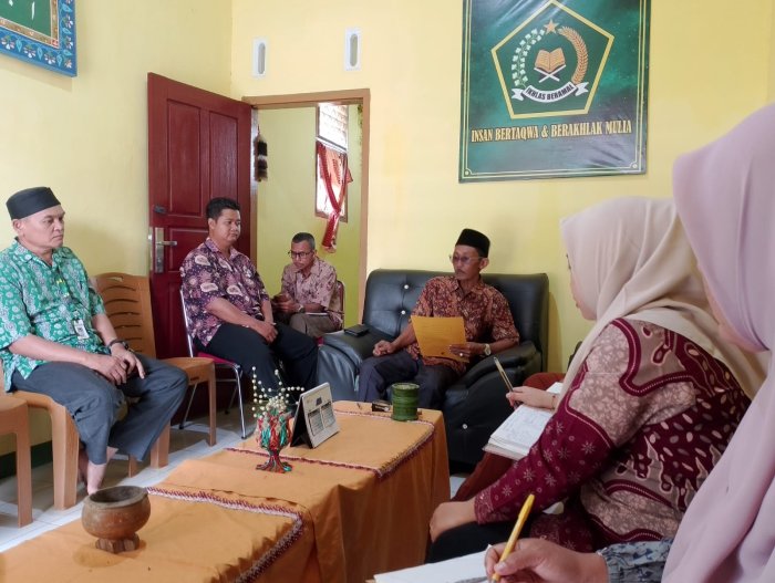 MTsN 4 Tebo Mengadakan Rapat Persiapan Akreditasi Madrasah MTsN 4 Tebo Mengadakan Rapat Persiapan Akreditasi Madrasah