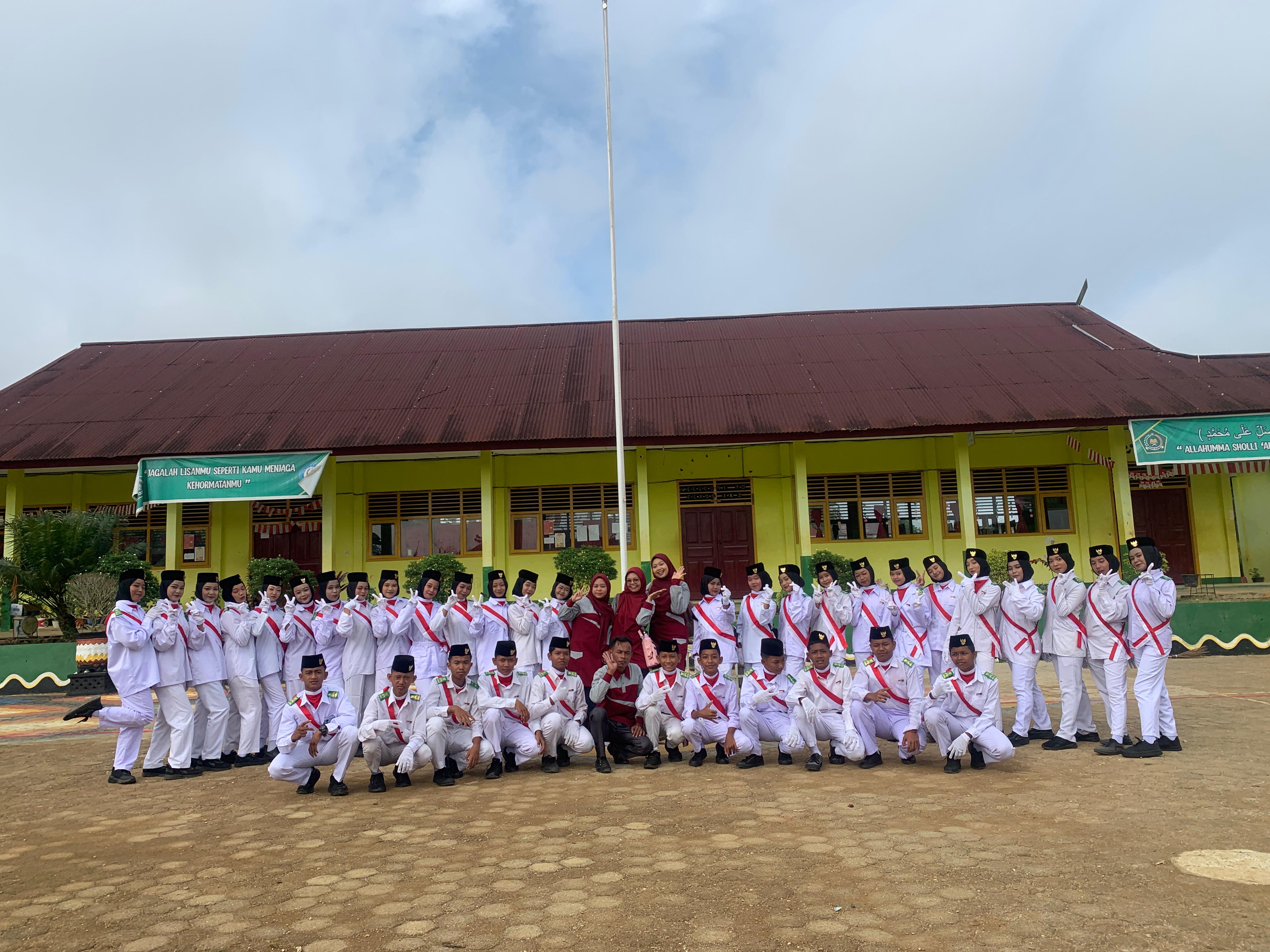 PASKIB MTsN 4 Tebo siap memeriahkan karnaval HUT RI ke - 80 kecamatan Rimbo Bujang PASKIB MTsN 4 Tebo siap memeriahkan karnaval HUT RI ke - 80 kecamatan Rimbo Bujang