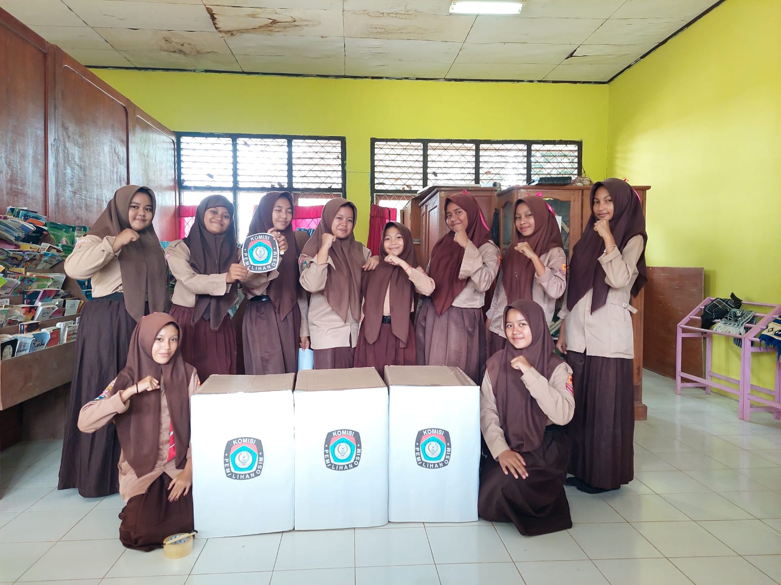 Pemberdayaan kepemimpinan melalui regenerasi kepengurusan dalam OSIM di MTsN 4 Tebo masa bakti 2025. Pemberdayaan kepemimpinan melalui regenerasi kepengurusan dalam OSIM di MTsN 4 Tebo masa bakti 2025.