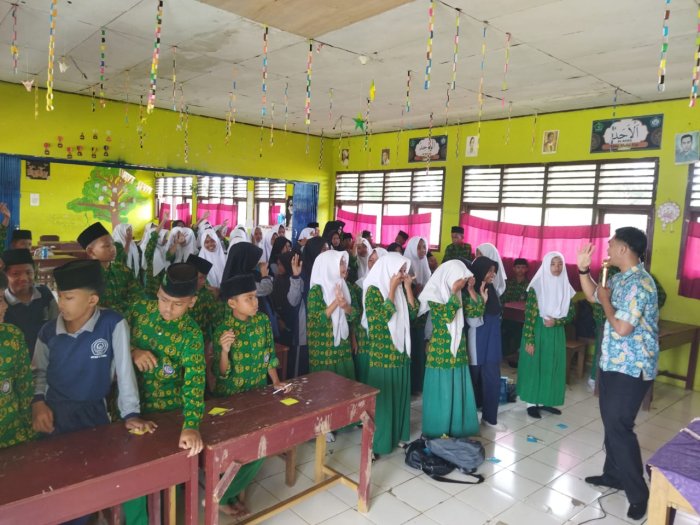 BKKBN dan PIK-R Sosialisasikan Pencegahan Bullying di MTsN 4 Tebo