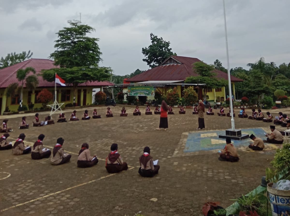Latihan Pramuka Berjalan Sukses Meskipun Cuaca Sendu