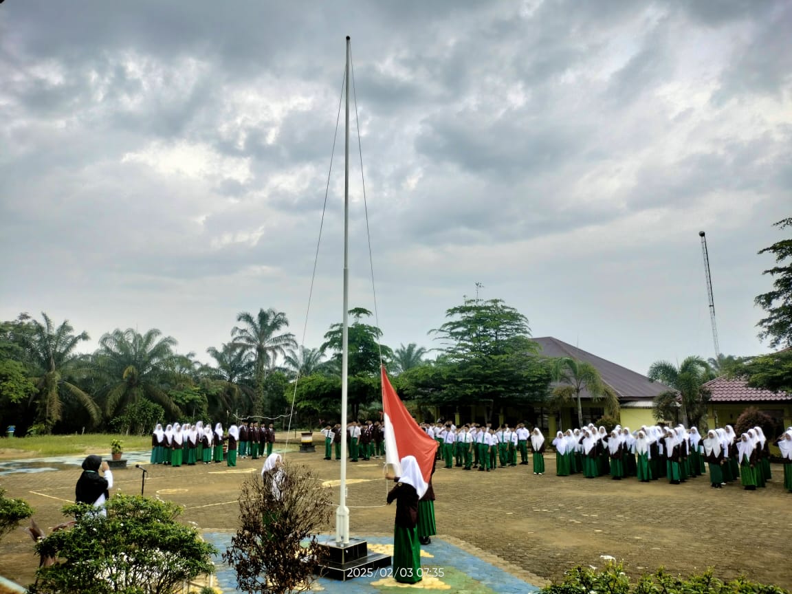 UPACARA BENDERA