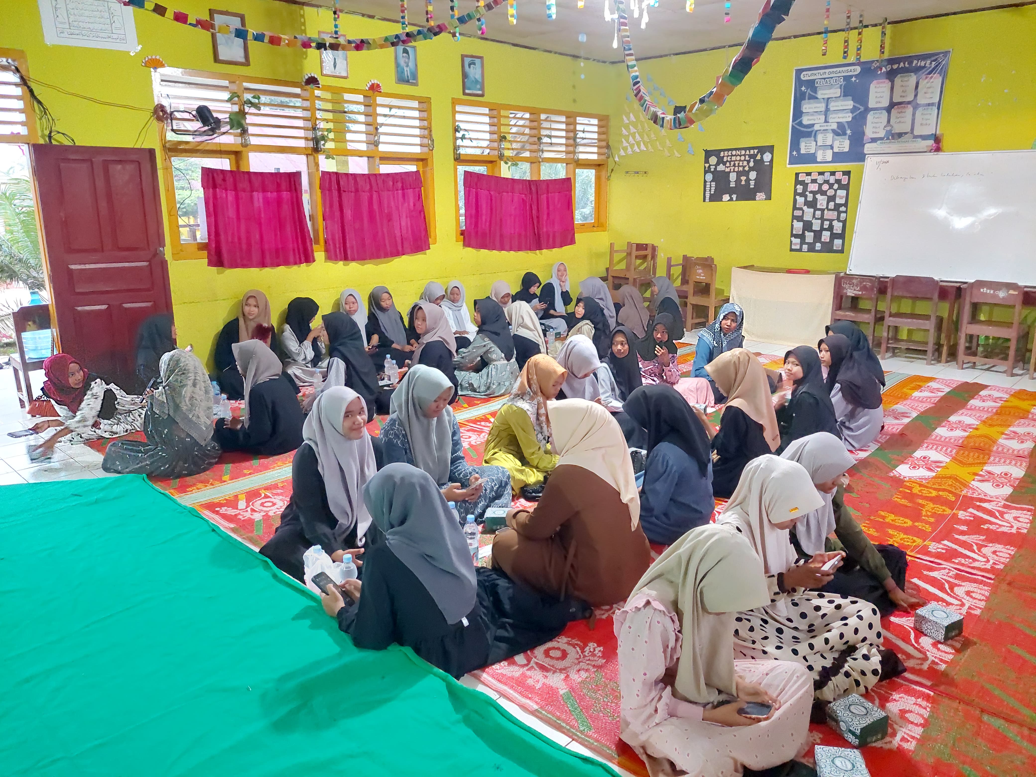 PENUH KEGEMBIRAAN HARI KE 2 KEGIATAN RAMADHAN MTsN 4 TEBO