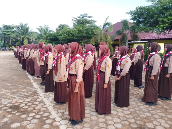 MTsN 4 Tebo Terapkan Latihan Baris Berbaris Pagi Berkala