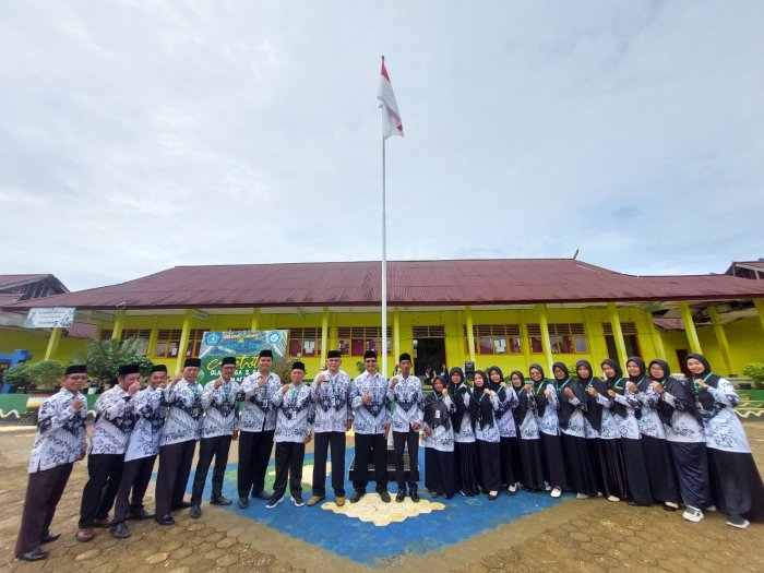 MEMAKNAI HARI PAHLAWAN TAHUN 2025 BAGI MTsN 4 TEBO