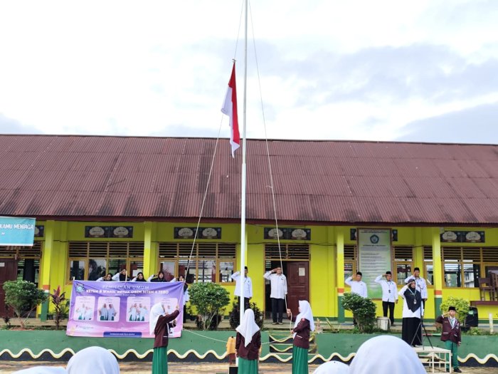 MTsN 4 Tebo Tekankan Kebersihan dalam Upacara Bendera