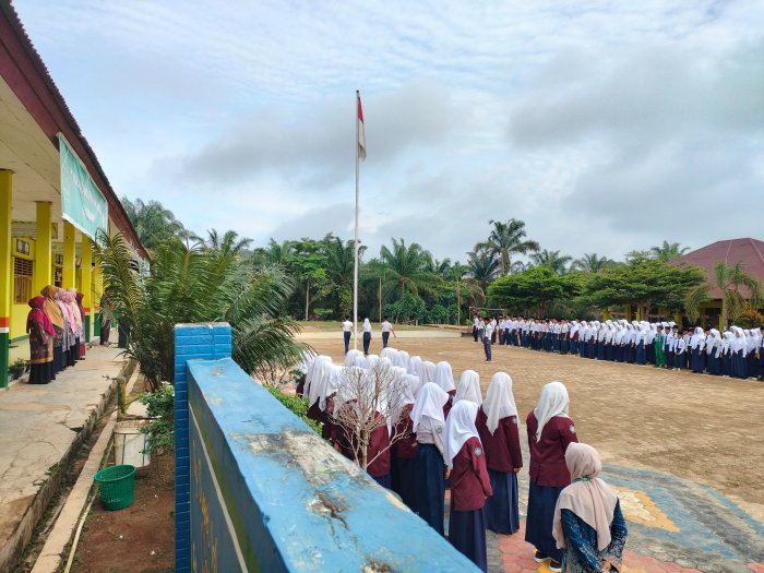 MTsN 4 Tebo Gelar Upacara Hari Kesaktian Pancasila