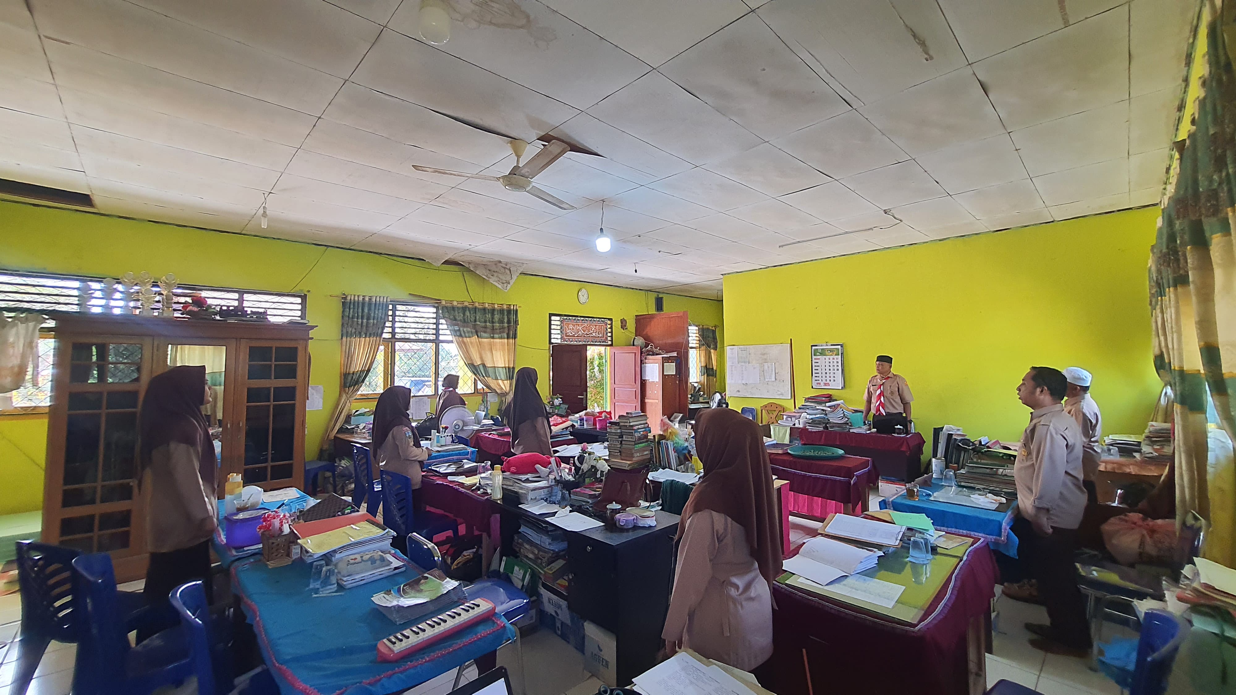 MTsN 4 Tebo Rutin Gaungkan Nasionalisme Lewat Indonesia Raya, Pancasila, dan Panca Prasetya KORPRI MTsN 4 Tebo Rutin Gaungkan Nasionalisme Lewat Indonesia Raya, Pancasila, dan Panca Prasetya KORPRI